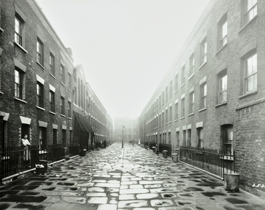 Turin Street, Bethnal Green, 1938 (b/w photo)
