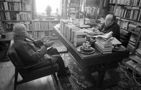 Hermann Höcherl (right, Germany CSU) with a friend in his office - Brennberg..., 1976 (photo)