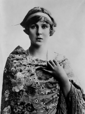 Lady Diana Cooper (1892-1986) Viscountess Norwich, english socialite and actress c. 1915