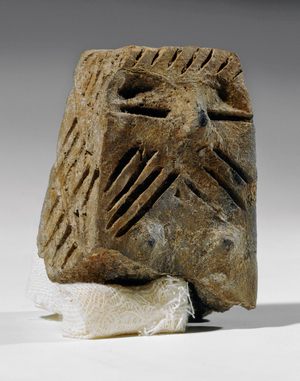 Clay object with anthropomorphic depiction (clay)