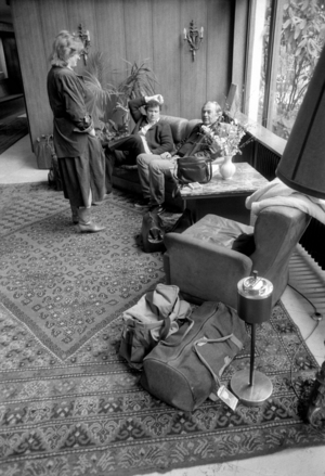 Cabaret artist Gerhard Polt (middle GER) at the Lions Club in Munich,..., 1985 (photo)