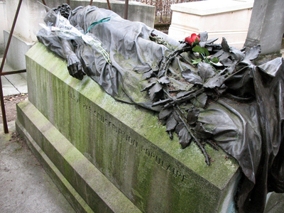 Tomb of Auguste Blanqui, at Père Lachaise, Paris. 20th century (photo)