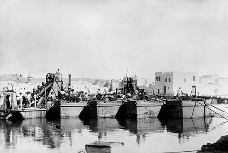 Works in the harbour in Algeria, c. 1900