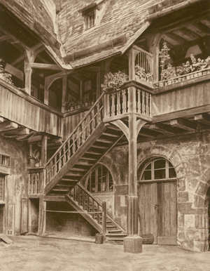 Bamberg, Winkel im Hof der alten Residenz; Bamberg, Corner in the courtyard of the Old Residence (b/w photo)