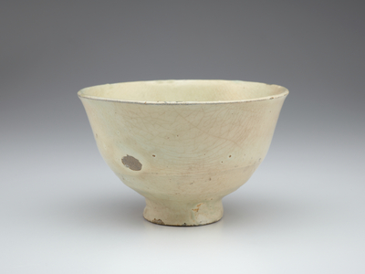 Bowl, second half of 16th century (stoneware with dipped white slip under transparent glaze)