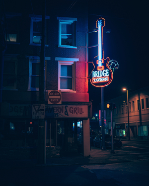 Bridge Tavern & Grill vintage neon sign at night, Wheeling, West Virginia, United States, 2023 (photo)