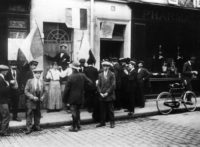 Mobilisation in France, 1914 (b/w photo)