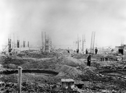 Peugeot factory in Sochaux (France) 1929 : building of the stocking place