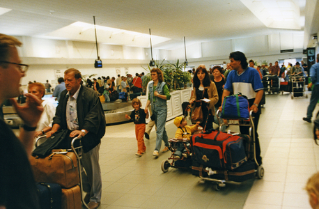Baggage claim at the airport on Lanzarote, 1998 (photo)