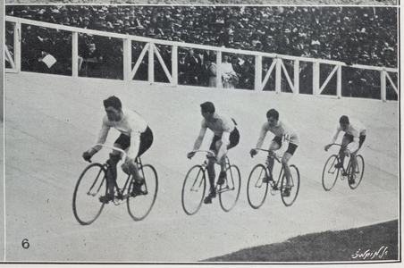 Final of the 600 yards cycle race, during the 1908 Olympic Games.