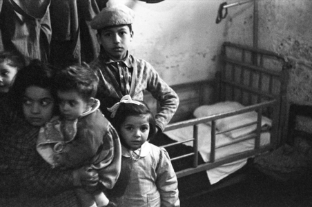CROTONE - HUMIDITY EVEN IN THE BED, 1957 (photo)
