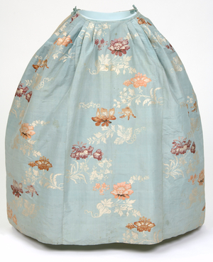 COSTUME: women's wear: dress: robe a l'Anglaise, England, London, Spitalfields, c. 1740-1742 (material) (silk, linen, hand-stitched)
