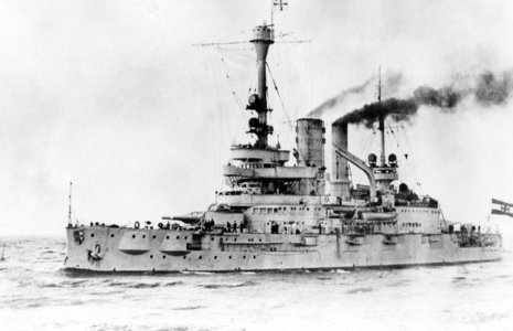 A battleship of the Reichsmarine before Swinemuende, 1930