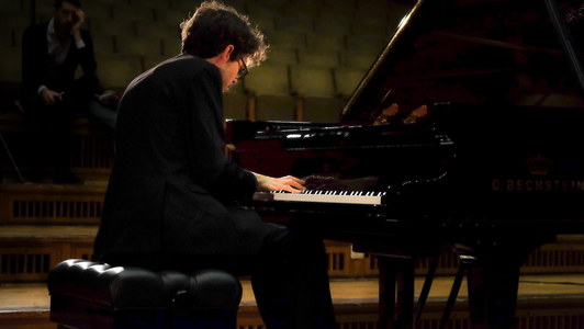 Lucas Debargue during the studio recording of his first CD, Berlin, 2016 (photo)