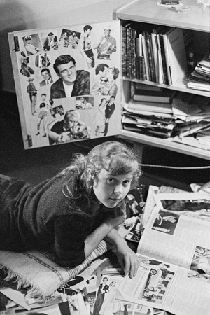 A Berlin girl in her room, West Berlin, Germany, 1960 (photo)