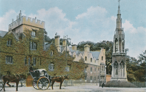 Balliol College and Martyrs' Memorial (photo)