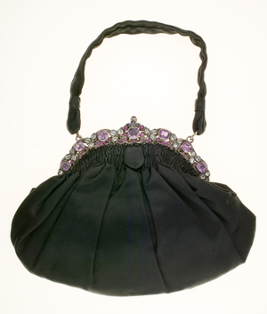 Bertha Palmer's purse, c.1900, Silk satin, silver, amethysts, aquamarines, rubies and sapphires, Maker unknown