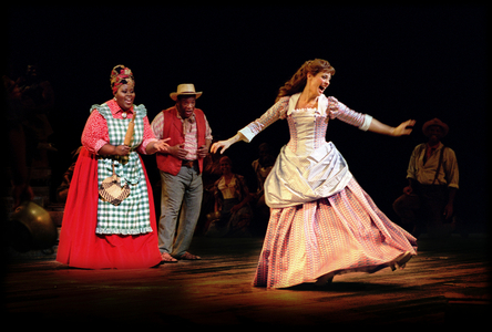Show boat - Elena Shaddow