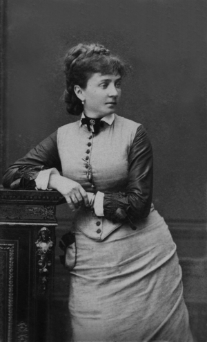 Mrs Henriette Petit de Verissey, photo by Mulnier during Paris world fair in 1867