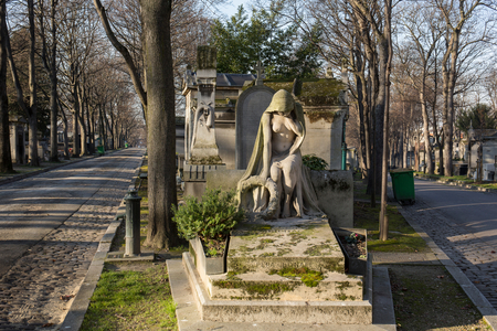 Tombe de Henri Meilhac. Cimetiere de Montmartre, Paris, 2016 (photographie)