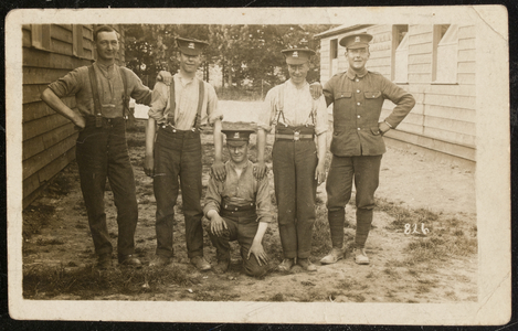 Five soldiers from 7th Battalion The Buffs (East Kent Regiment), 1916 circa (b/w photo)