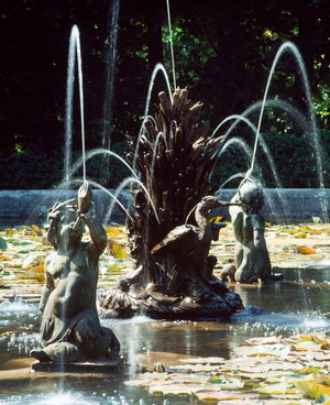Kilruddery House, Bray, Co Wicklow, Ireland; Circular Fountain (photo)