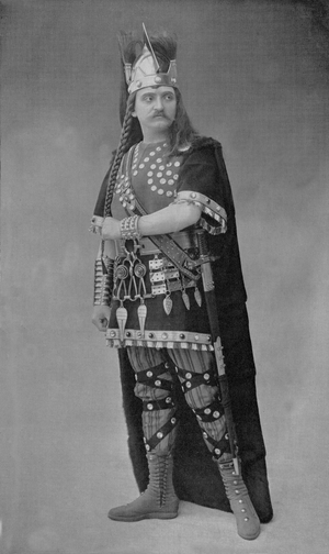 Albert Vaguet as Marcomir in Les Barbares
