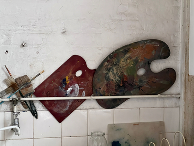 Paula Rego's paint palette, 2023 (photo)