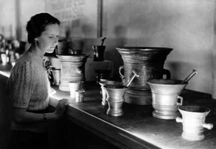 WW2 - metal collection 1940 (photo)