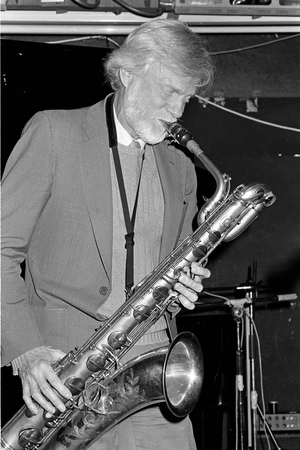 Oslo, 19841113. Jazz musician Gerry Mulligan with saxophone at a concert ..., 1984 (photo)