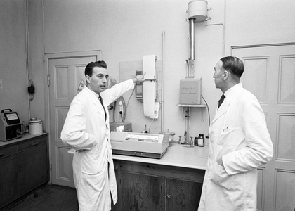 Oslo 17 November 1962 "A bank is robbed" How does the modern detective work? How does the Criminal Police …, 1962 (photo)
