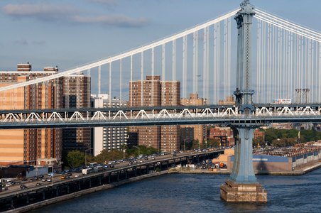 Manhattan Bridge landscape over East River, New York, USA (photo)