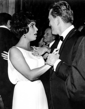 Elizabeth taylor, kirk douglas (b/w photo)
