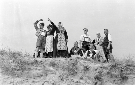 Summer holidays on the North Sea Island Borkum, Germany 1930s (b/w photo)