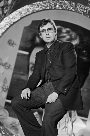 Austrian actor, singer and entertainer Peter Alexander doing rehearsals for a TV show, Germany late 1970s