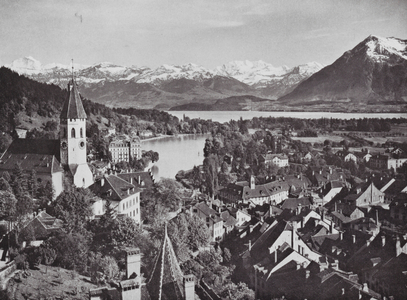 Thun und die Alpen (b/w photo)