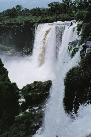 Iguacu Falls, Brazil (photo)