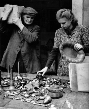 II. WK, metal collection, 1940 (photo)