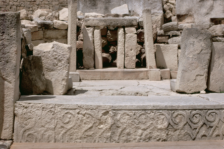 Altar room at the Tarxien Temple, Malta (photo)