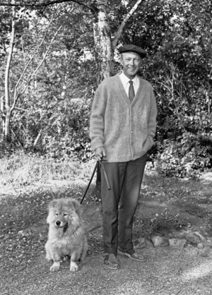 Oslo 19630723 actor Frank Robert with his dog ..., 1963 (photo)
