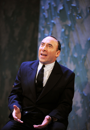 Broken Glass, a play by Arthur Miller (photo)