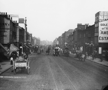 Commercial Road, London; photograph (b/w photo)