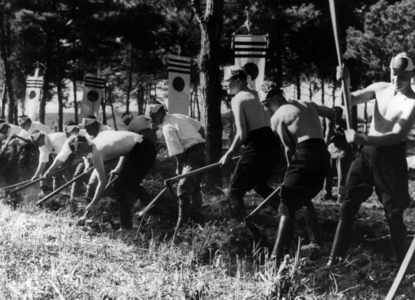 HJ delegation at fatigue duty in Japan, 1938 (b/w photo)