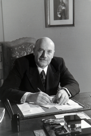 Head of the finnish embassy, Toivo Kivimäki, in his office, Germany 1930s (b/w photo)