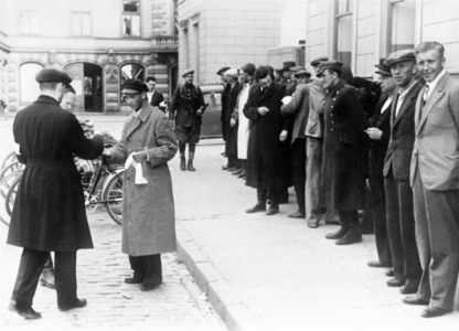 Establishment of Latvian self-defense in Libau, 1941 (b/w photo)