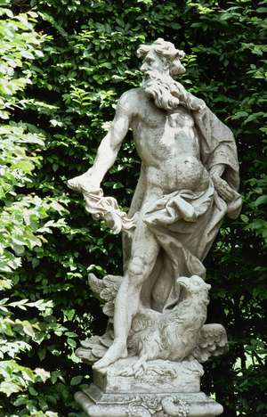Statues in Veitshoechsheimformal gardens, Veitshoechsheim palace, Germany (photo)