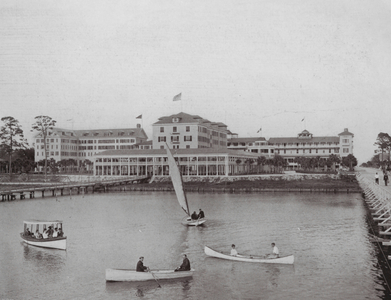 Hotel Ormond (b/w photo)