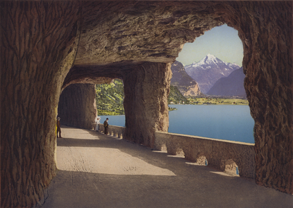 Axenstrafse, Gallerie, Fluelen u der Bristenstock (colour photo)