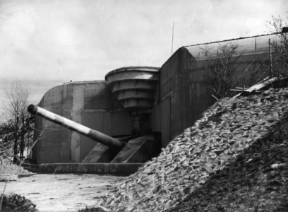 German coastal artillery on the Atlantic Wall (b/w photo)