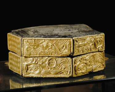 Hexagonal gold-plated